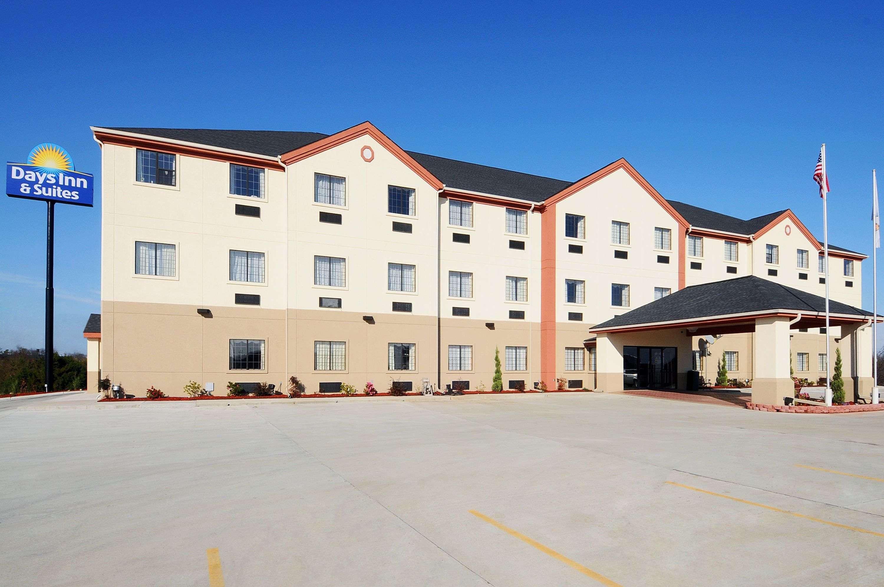 Quality Inn & Suites Mcalester Extérieur photo